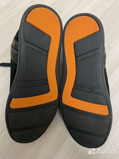 Зимние ботинки santoni замшевые. Оригинал