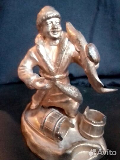 Статуэтка емеля со щукой