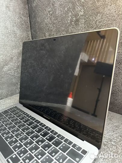 Macbook air A1932 8/128