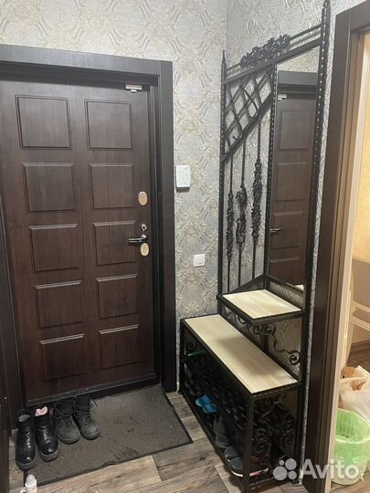 Вешалка в прихожую с зеркалом покраска порошковая