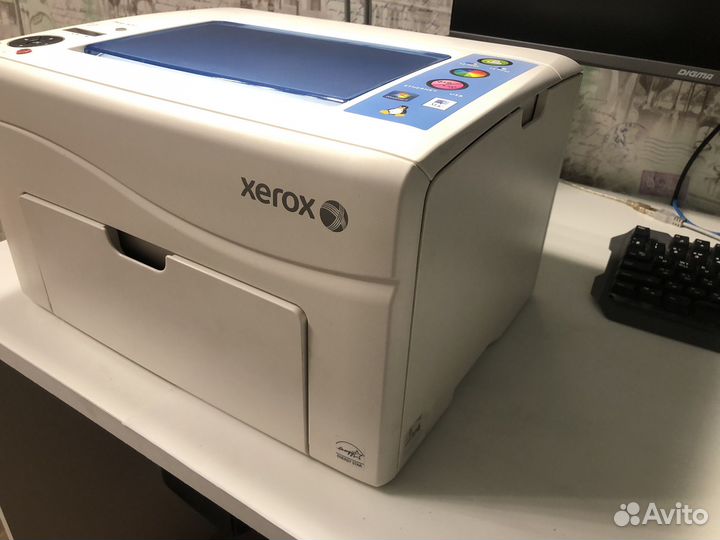 Цветной лазерный принтер Xerox Phaser 6010N
