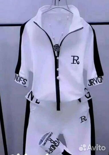 Спортивный костюм женский