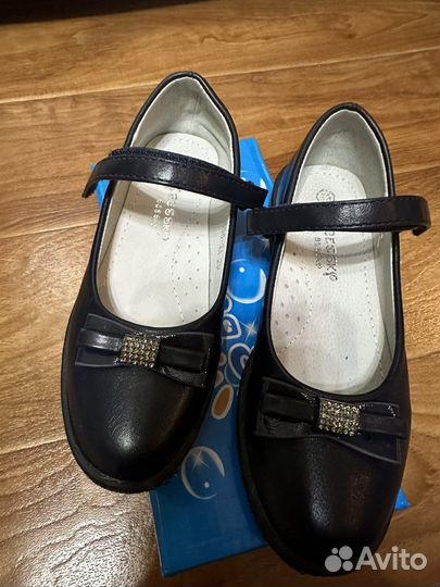 Туфли для девочки темно синии 29 размер