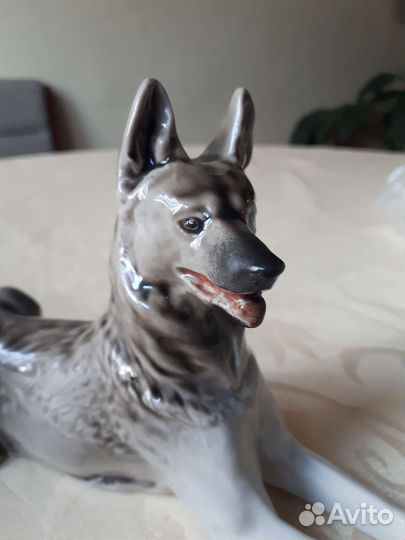 Статуэтка фарфор собака Лайка (Овчарка) лфз СССР