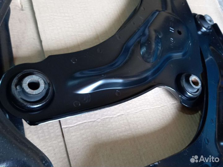 Подрамник с рычагами