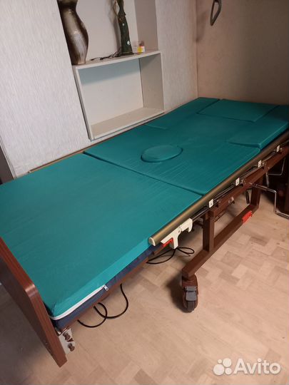 Медицинская кровать для лежачих больных