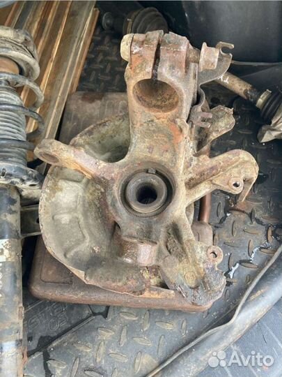 Поворотный кулак skoda octavia тур