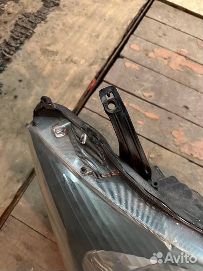 Фара правая honda freed