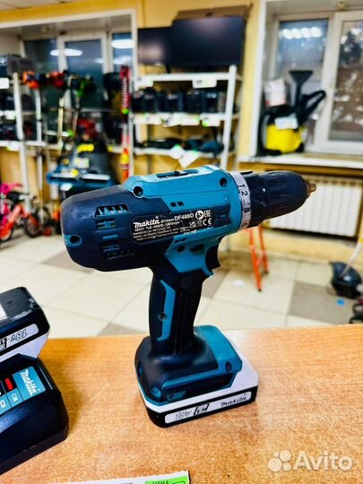 Шуруповерт Makita DF488DWE