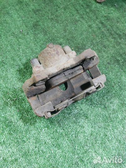 Суппорт тормозной передний правый Opel Astra H