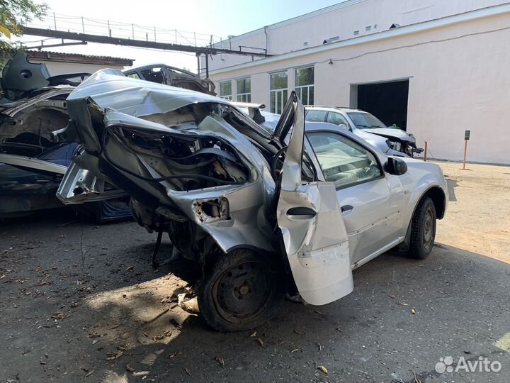 В разборе Лада Ларгус LADA Largus 2013 1.6