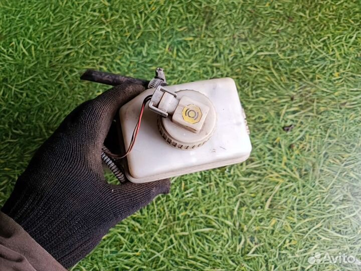 Главный тормозной цилиндр для Опель вектра б 1997г