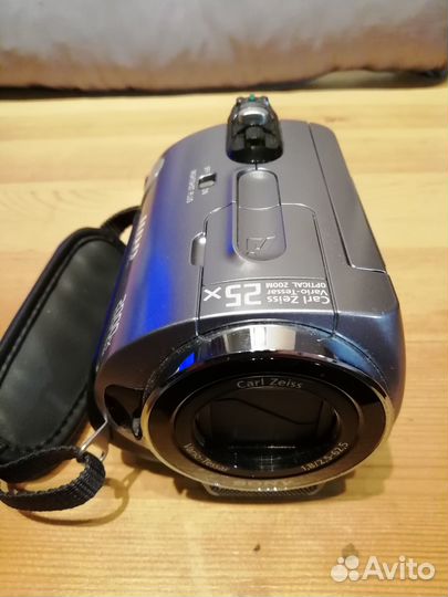 Цифровая видеокамера Sony Handycam HDD