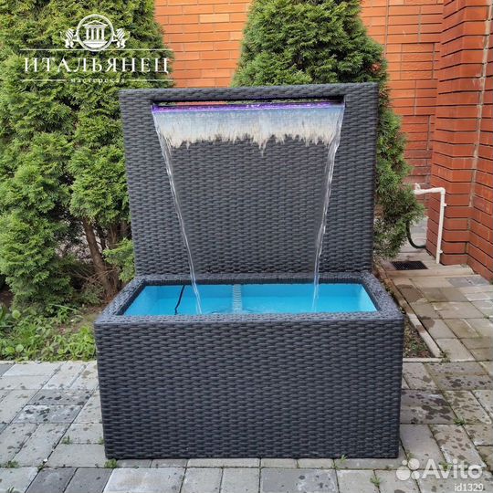 Фонтан из ротанга с изливом