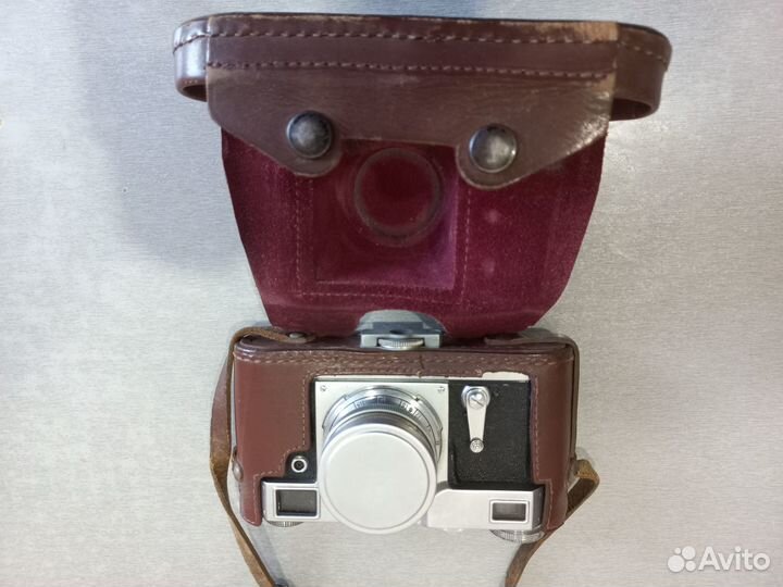 Фотоаппарат СССР киев и экспонометр «Ленинград-4»