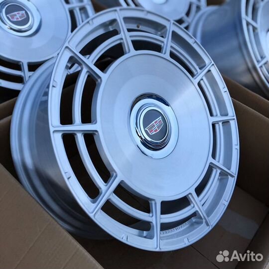 Кованые диски GT Forged R23 на Cadillac Escalade