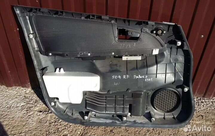 Обшивка двери Suzuki SX4