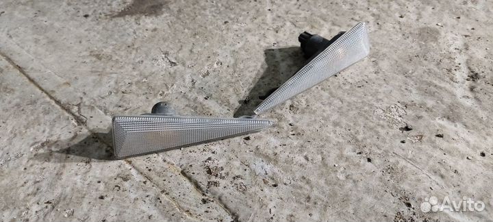 Повторитель поворотов на крыло Renault Megane 2