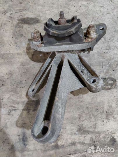 Подушка кпп Renault Logan (курица)