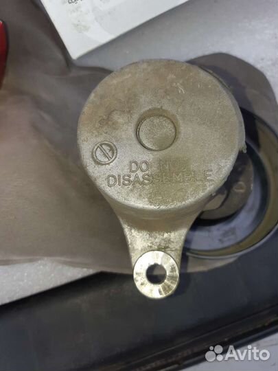 Комплект грм б/у оригинал. И натяжитель ремня с