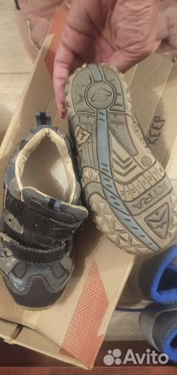 Отдам детскую обувь