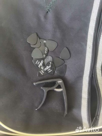 Акустическая гитара