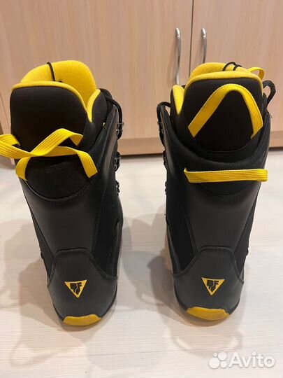 Ботинки и крепление на сноуборд