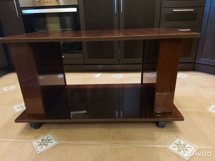 Журнальный столик на колесах бу