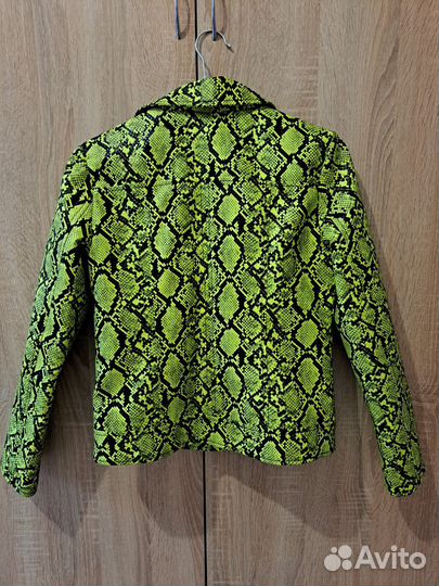 Куртка (ветровка)