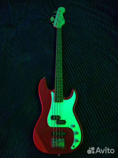 Бас гитара Homage