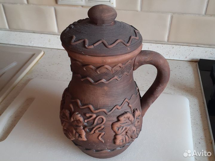 Глиняный кувшин
