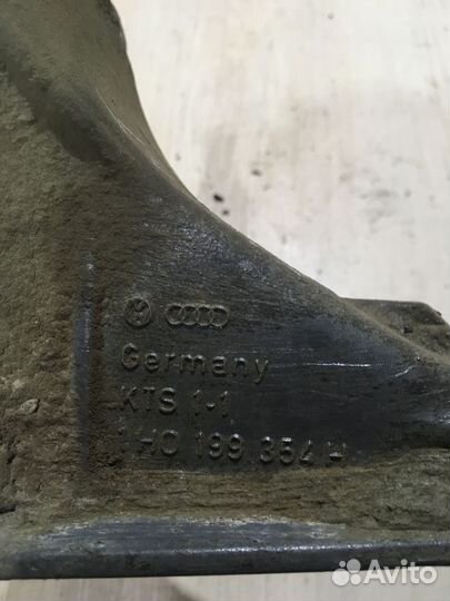 Кронштейн двигателя правый Пассат b4 1H0199354H