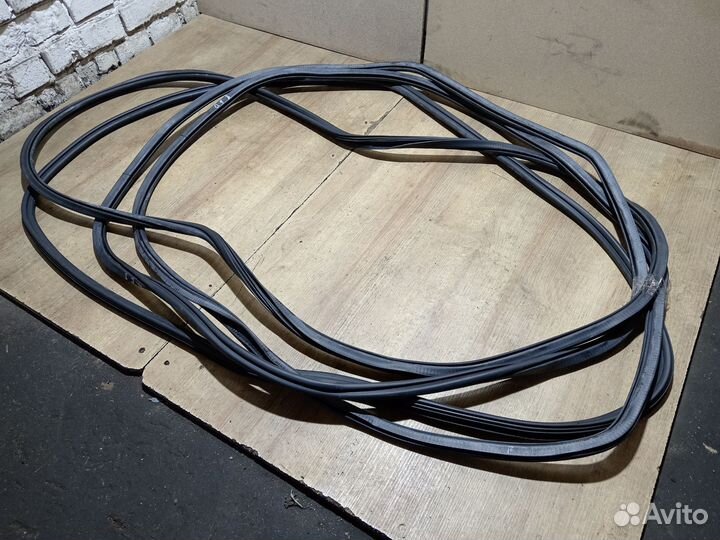 Уплотнительная резинка двери audi q5 8r