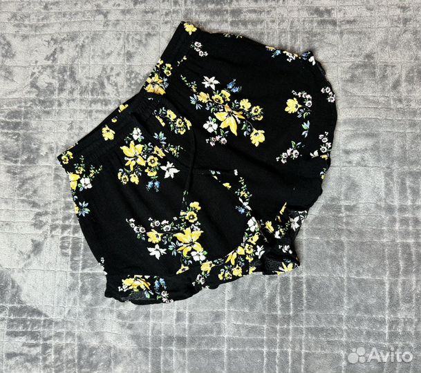 Легкие летние короткие шорты из вискозы HM