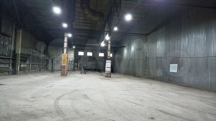 Склад-гараж, 860 м²