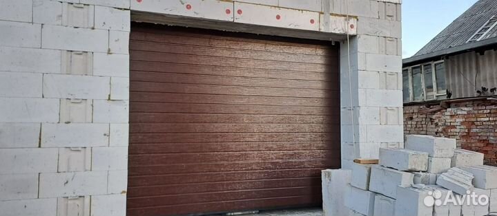 Секционные гаражные ворота Alutech