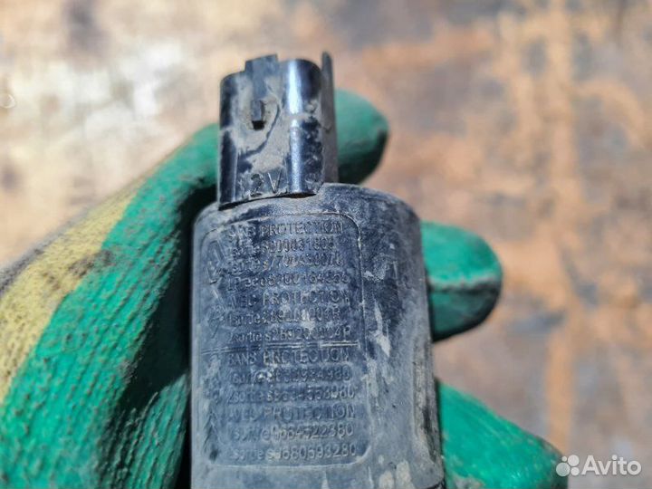 Насос омывателя Renault Fluence седан M4R 2011