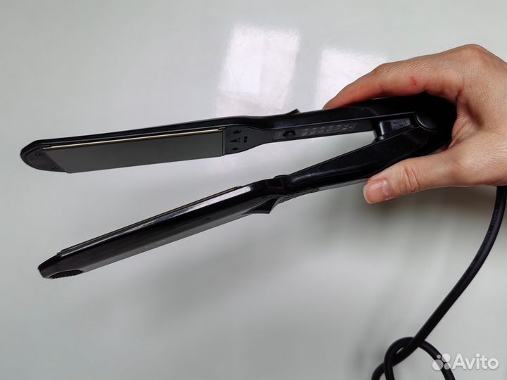 Выпрямитель для волос с функцией завивки локонов