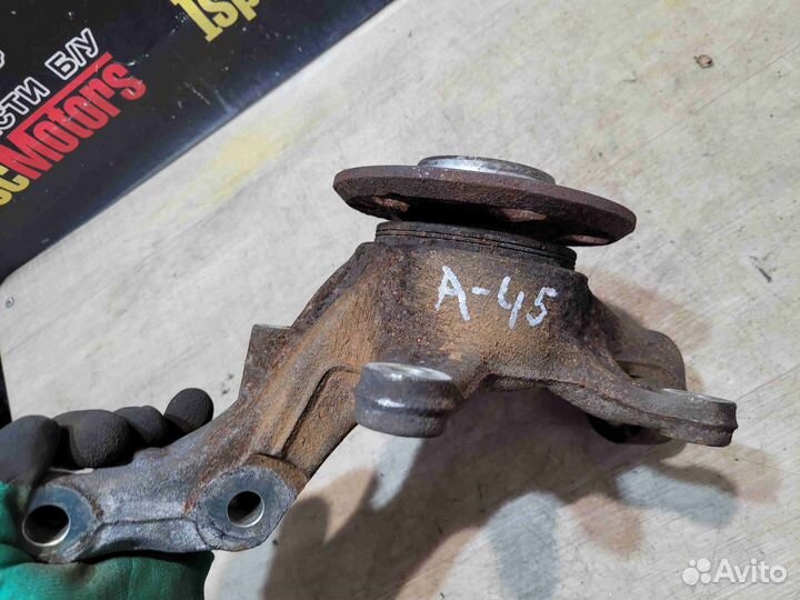 Кулак поворотный левый Mercedes A W176 AMG 45