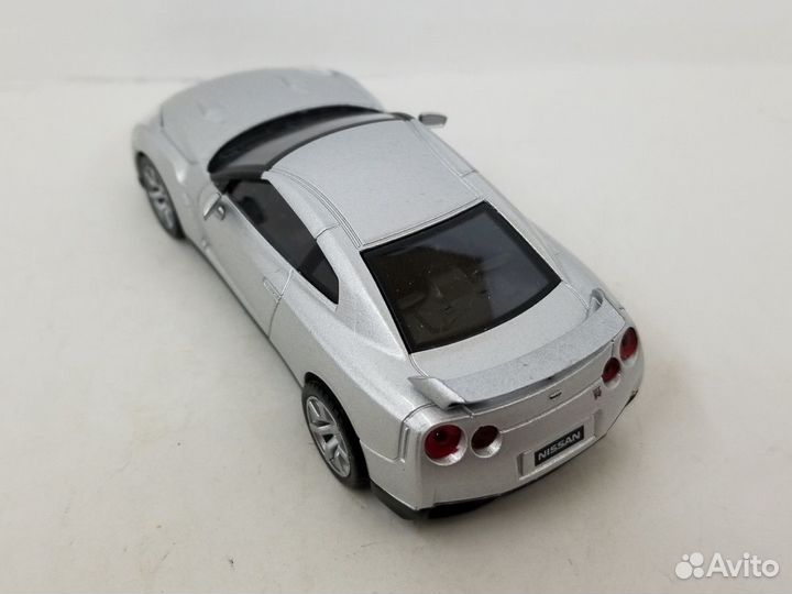 Nissan GT-R1:43
