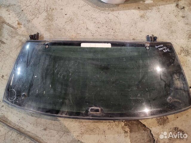 Стекло двери багажника Nissan Liberty