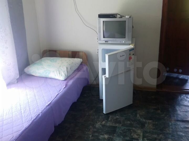 Комната 18 м² в 3-к., 2/2 эт.