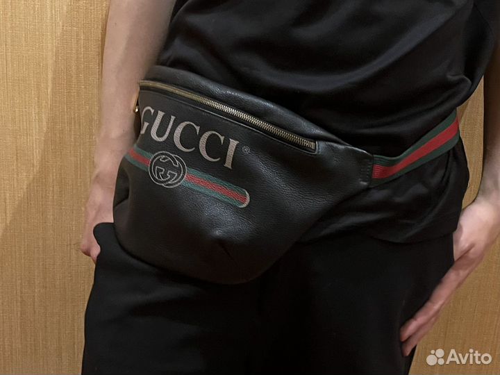 Оригинал.Кожаная поясная сумка Gucci Print черная