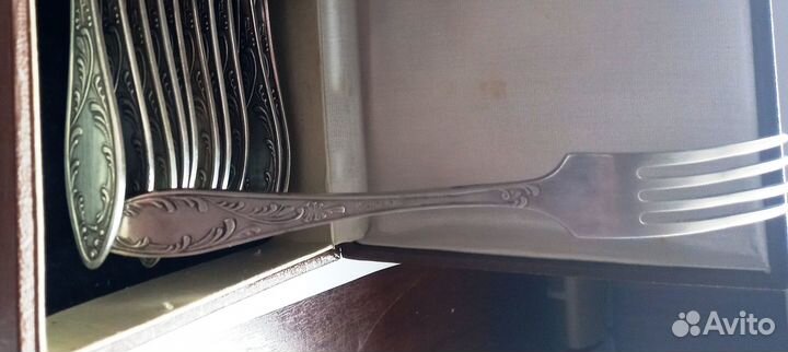 Набор мельхиоровых вилок мнц 12 шт в коробке. СССР