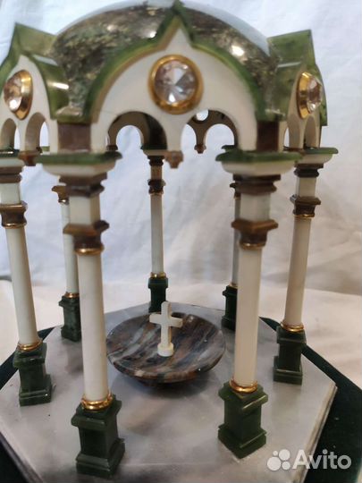 Сень над крестом