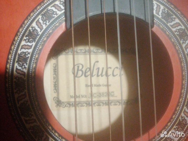 Акустическая гитара