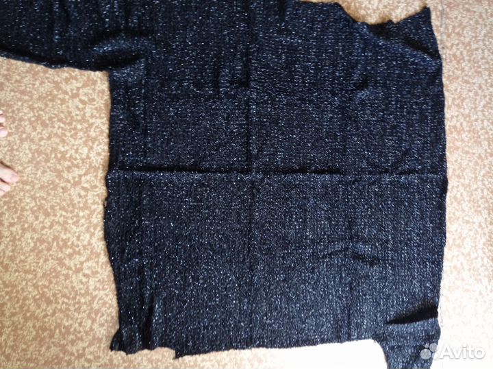 Коробка с обрезками ткани для рукоделия