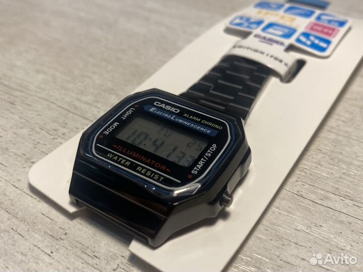 Часы casio в трех цветах