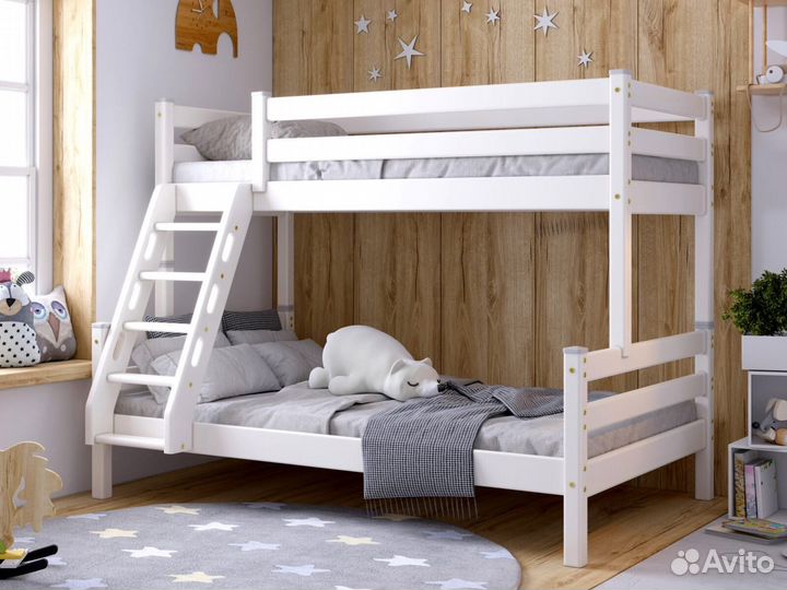 Детская кровать с лестницей