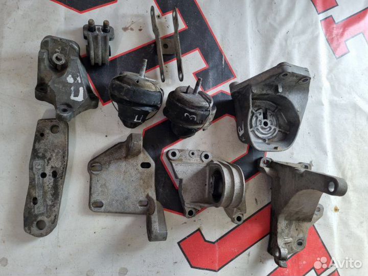 Кронштейн подушки двигателя АКПП Volvo Xc90 2.9